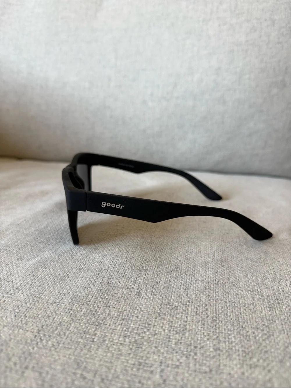goodr Hooked on Onyx Classic Black Polarized Sunglasses, Large Fit, Unisex